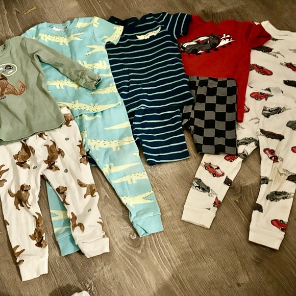 Carter's Kids Pajama Sets - Green, Blue, Red, White - Picture 1 of 2